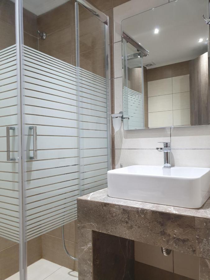 Néa Péramos Iro Apartments מראה חיצוני תמונה